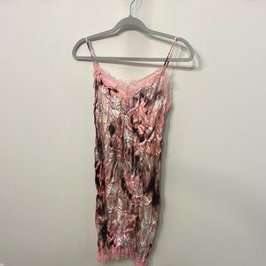 Topshop 
Lace Trim Crinkle Satin Minidress